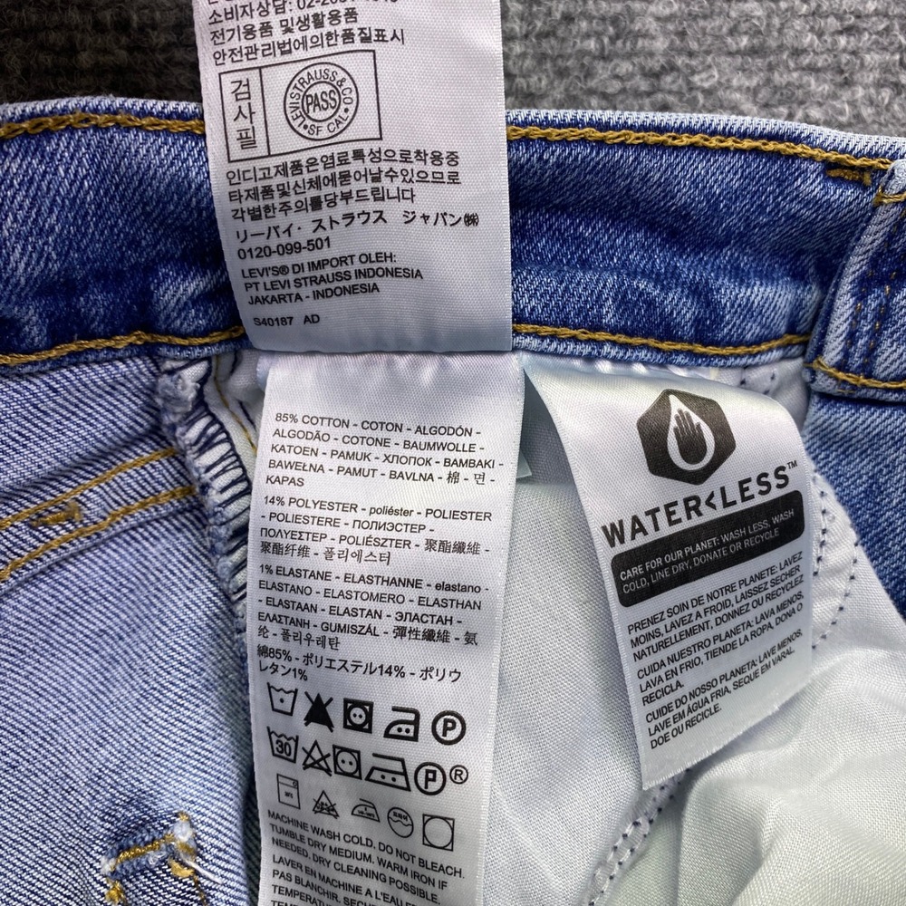 Levis High Waisted Crop Flare Jeans Light Wash Blue Denim Sz 25 Grunge Retro - Picture 5 of 11